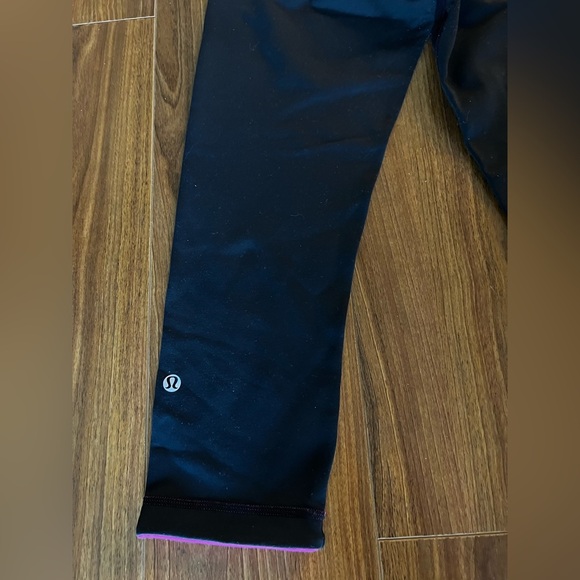 Lululemon reversible cropped leggings - Picture 3 of 9